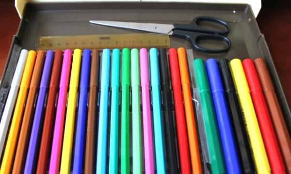 lápices y marcadores