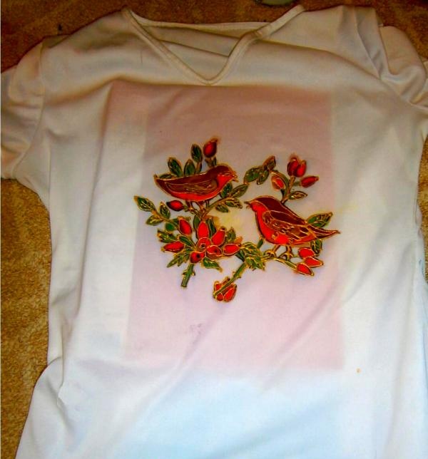 Serçe desenli tişört