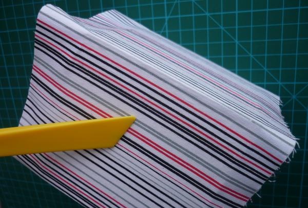 Stativ til papirer ved hjælp af papteknik