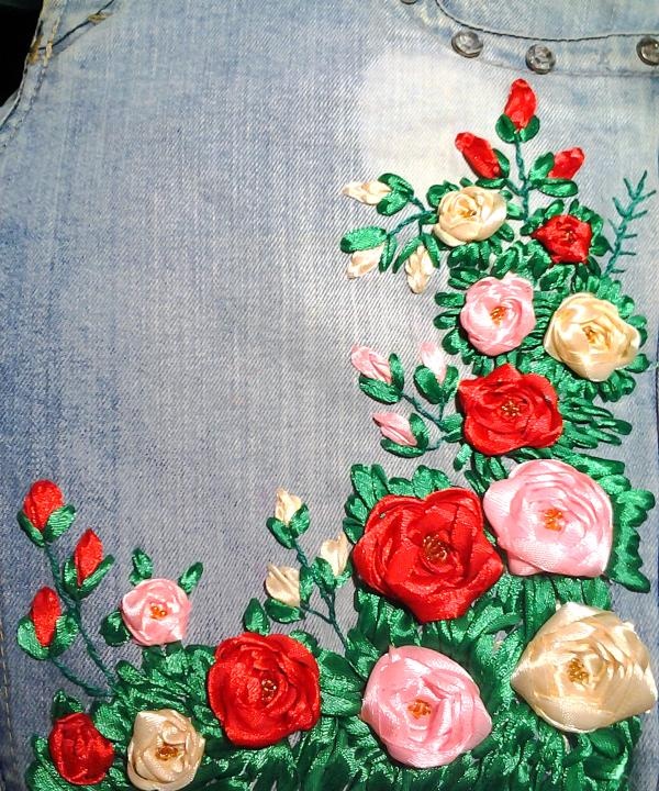 Embroider the center of the roses with beads