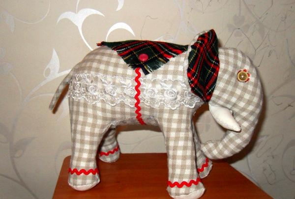 elefante de peluche