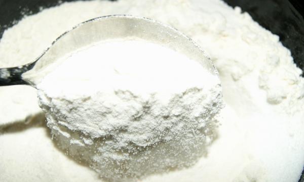 misture sal e farinha