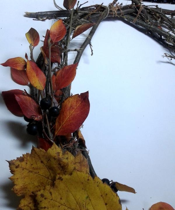 Dekorativní podzimní věnec