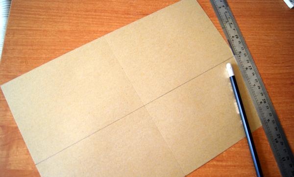 маркирайте лист крафт хартия