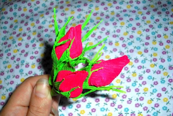 Пупољак руже од валовитог папира