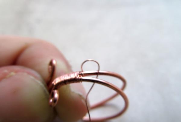Anillo de alambre de cobre