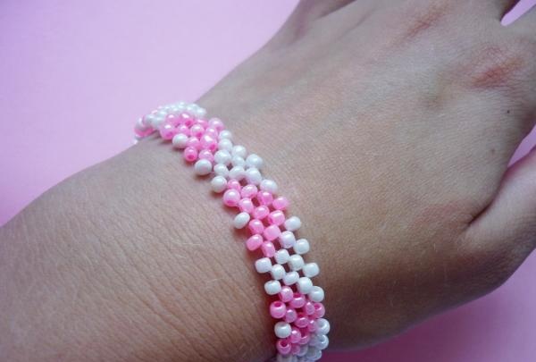 Bracciale con cuori di perline