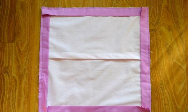 sarung bantal menggunakan teknik patchwork