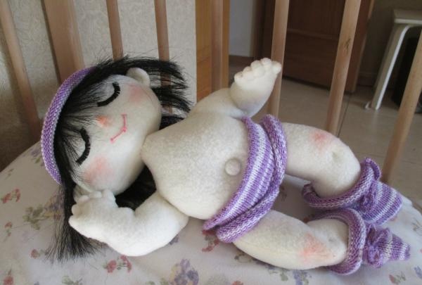 Спяща бебешка кукла