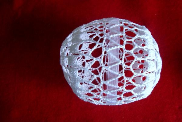 Knitted ball