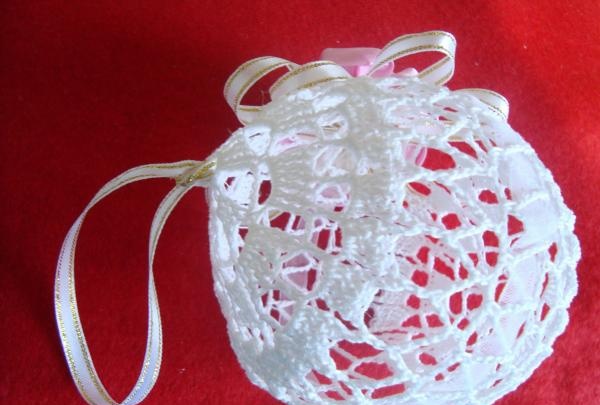 Gestrickter Ball