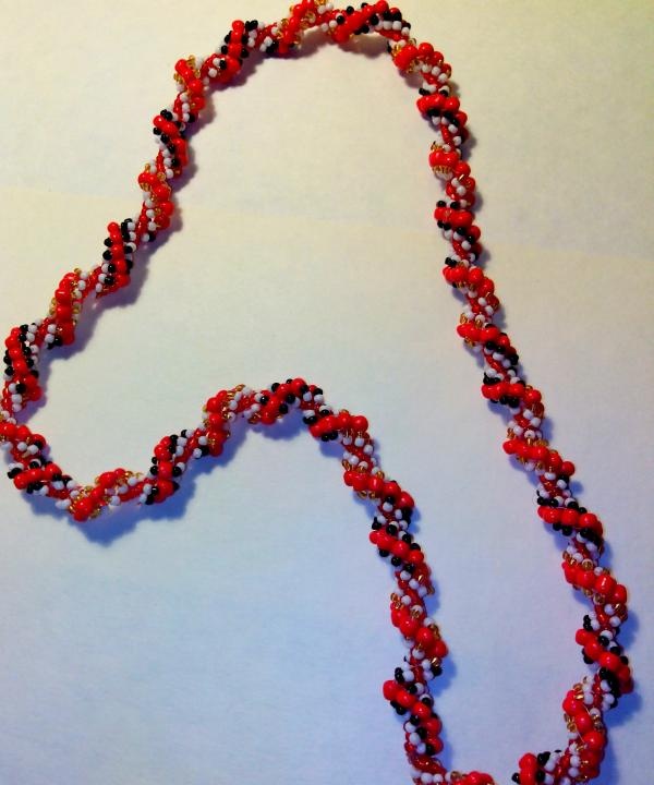 Spiral strand of beads