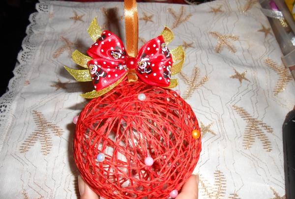 Ball ng thread na dekorasyon para sa Christmas tree