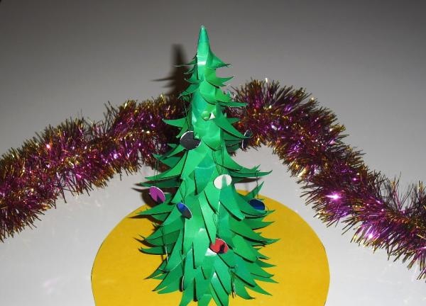 pahuljasto božićno drvce od papira
