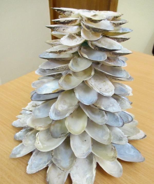 Juletræ lavet af skaller