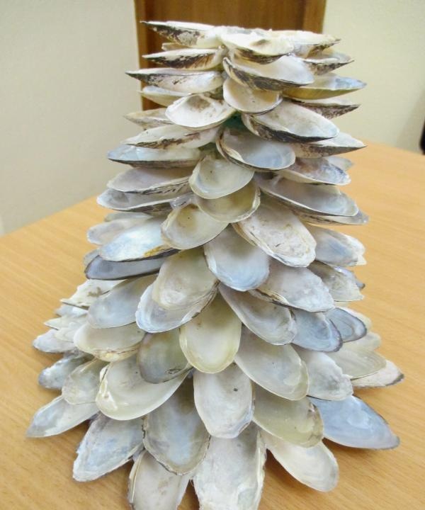 Albero di Natale fatto di conchiglie