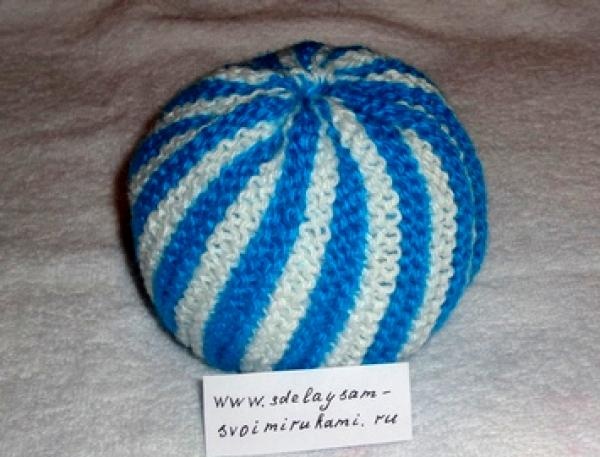 Striped rattle ball