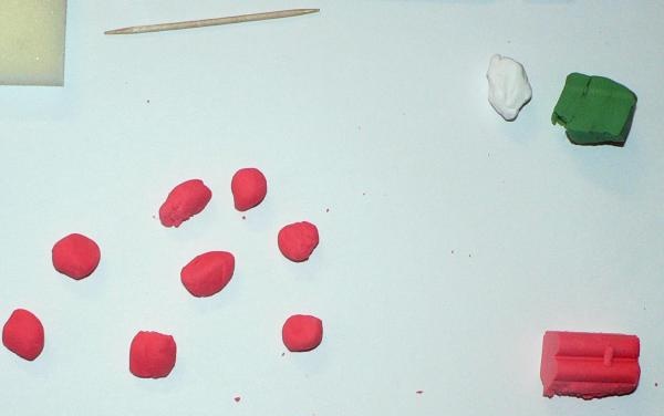 Мешање ружичасте полимерне глине