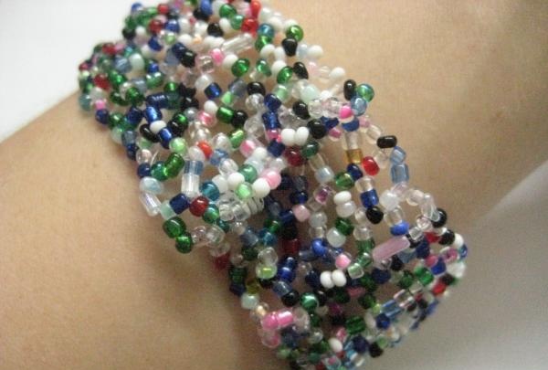 Un bracelet en perles pour toutes les tenues