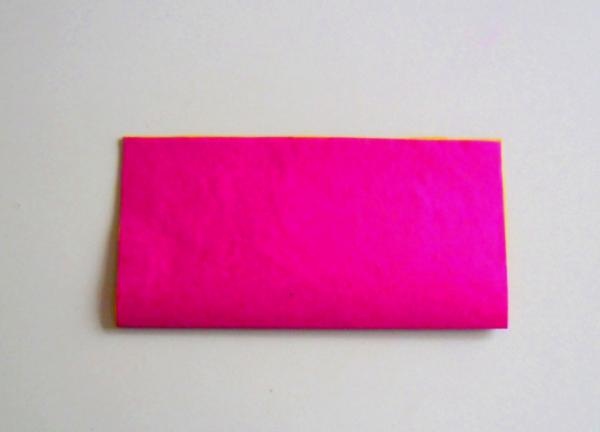farebný papierový karafiát