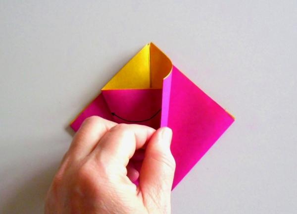 clavel de papel de colores