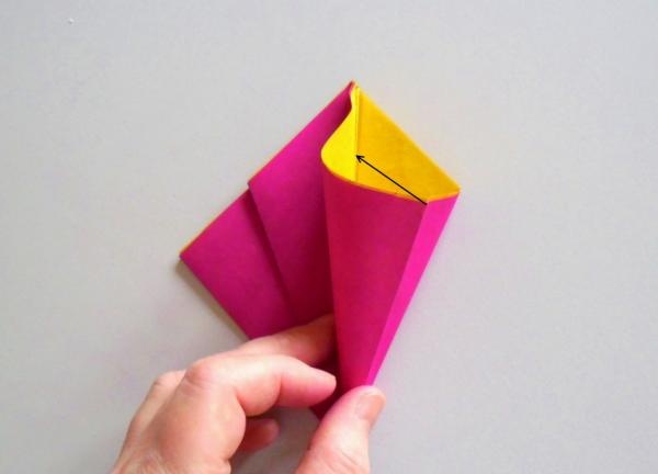 garofano di carta colorata