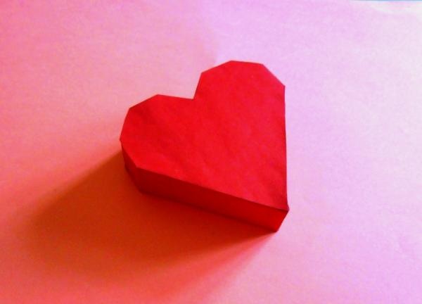 caixa de presente em forma de coração