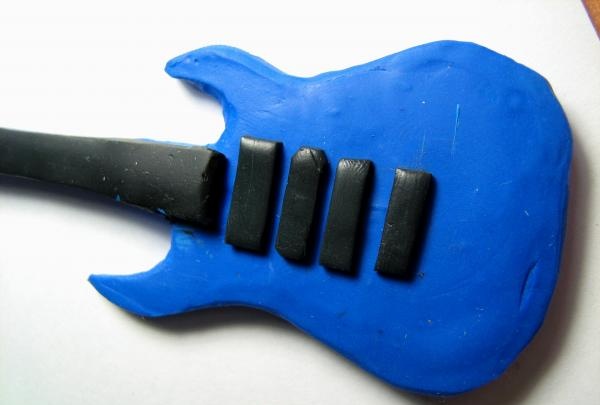 guitare électrique en pâte polymère