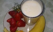 Healthy homemade yogurt for your kids
