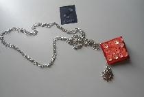 Collier avec carnet