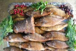 Hot smoked fish with stuffing