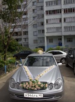 Dekorācijas kāzu auto