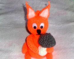 Jouet tricoté « Écureuil »