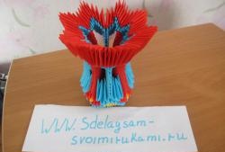 แจกันโดยใช้เทคนิค origami แบบแยกส่วน