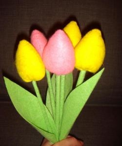 Látkové tulipány