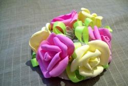 Decorações de rede de cabelo com rosas de espumairan