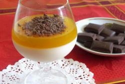 Panna cotta amb suc de taronja i xocolata
