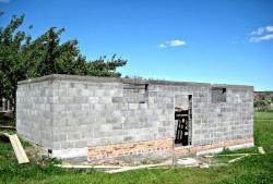 Clasă de master despre așezarea pereților din blocuri de zgârietură