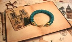 Master class on weaving a bracelet from beads
