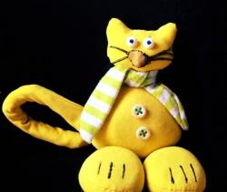 Zabawny kot wykonany z tkaniny