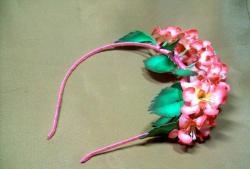 Headband na may mga bulaklak na gawa sa foamiran