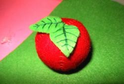 How to sew an apple from felt