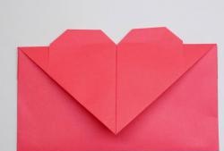 Sampul surat dengan hati