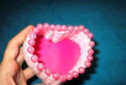Koszyk „Serce” wykonany z nitek i wykałaczek