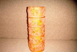 Vase na gawa sa tape reels