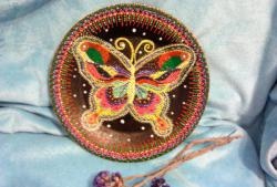 Letni motyl w malowaniu kropkowym