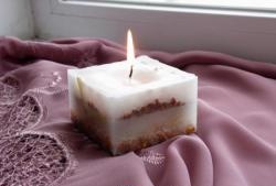 Candles made from paraffin and natural materials