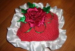 Wedding pillow with rose