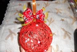Bola de linha - decoração de árvore de Natal