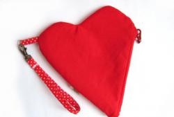 We sew a Valentine's cosmetic bag